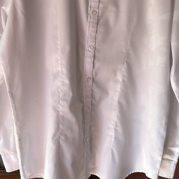Lovely ladies tapered long sleeve blouse. No tags. Size XL. Great for work. EUC - Picture 2 of 7